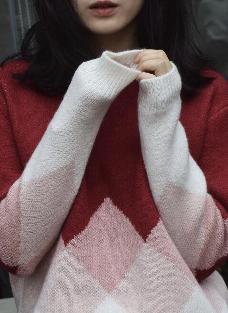

Round neck Fluffy mohair languid gradual geometric pattern sweater
