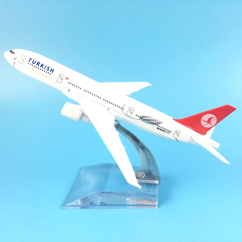 turkish airlines toy plane