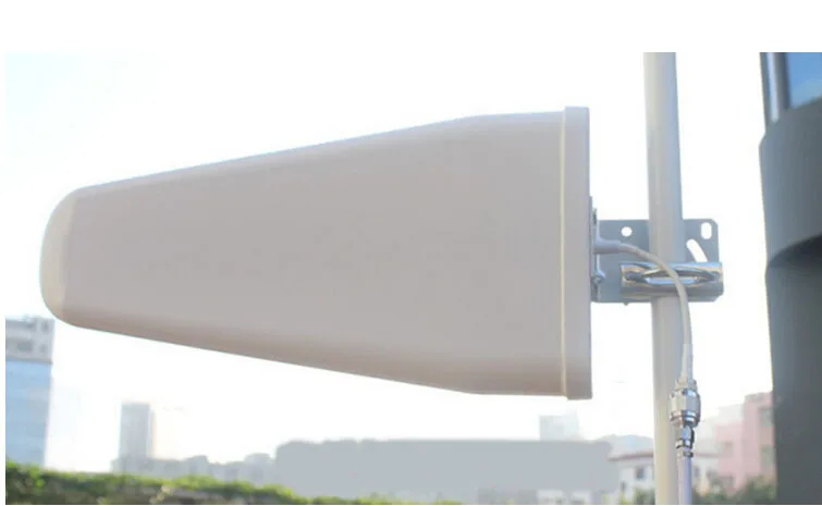 OSHINVOY LPDA directional antenna 800 2500MHz.mobilephone
