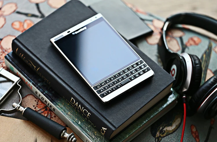 Original BlackBerry Q30 Passport Silver Edition cell Phone 3GB RAM 32GB ROM 13MP Camera unlocked silver color,Free Shipping iphone se refurbished
