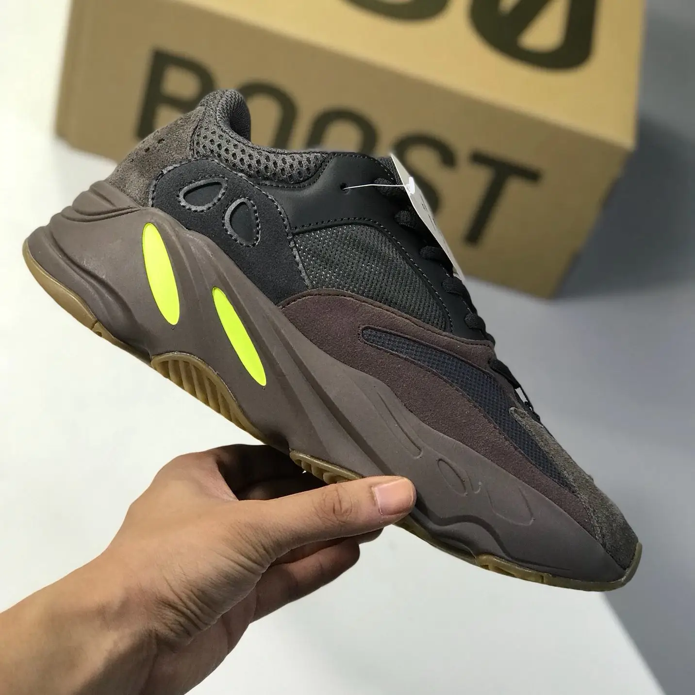 

2018 Hot Sale New Original Men Sneakers Yeezys Air 350 boost V2 Women Running Sport Shoes yeezys 700 boost 350 mauve Wave Runner
