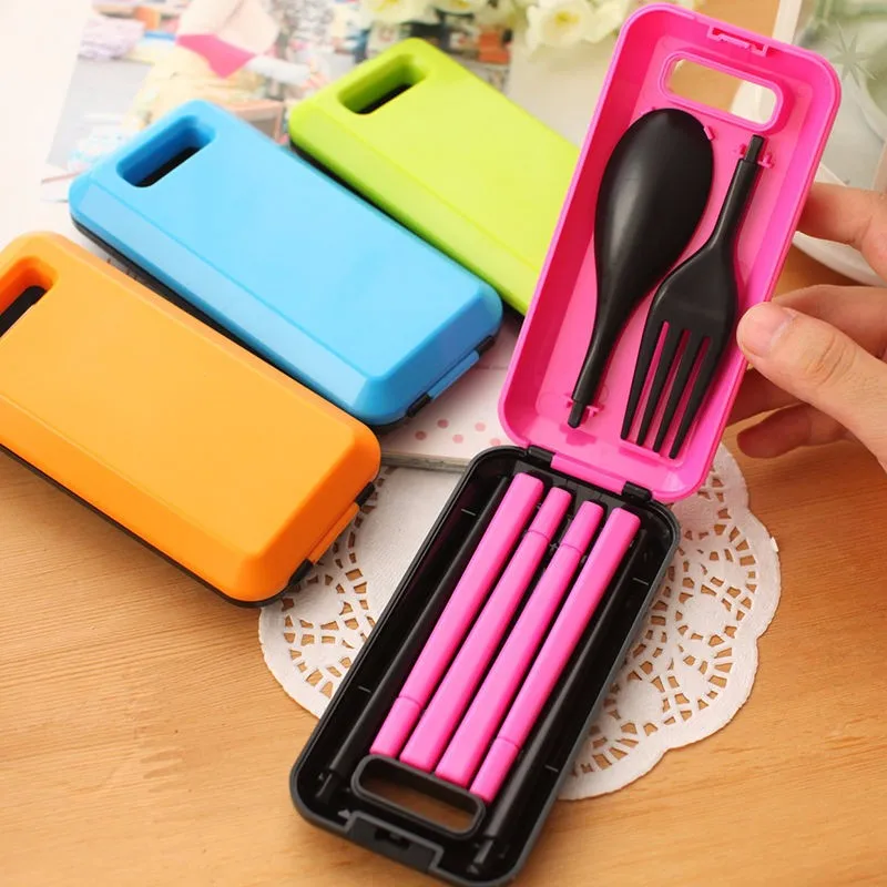 

1 Set Three-Pieces Travel Picnic Tableware foldable Fork Portable Plastic Picnic Necessity Kit