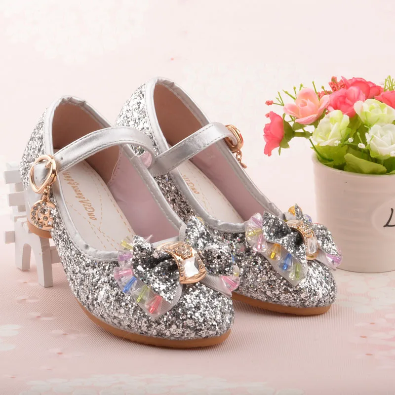 Разнопарая детская обувь для девочек на высоком каблуке, Лидер продаж, новинка, детская обувь розового, золотого, серебряного цвета Студенческая кожаная обувь с цветочным принтом, Размеры 26-37