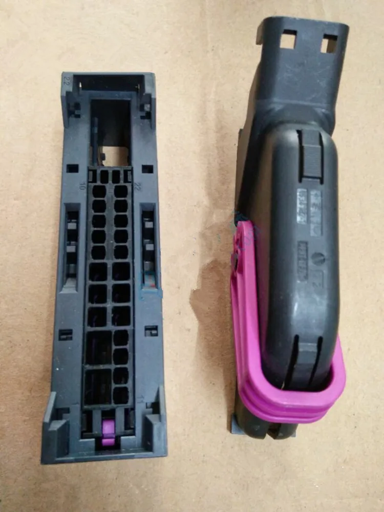

For VW Audi Skoda Amplifier Plug Connector 32P or 38P