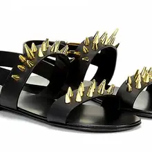 Лето в стиле панк Для мужчин платье сандалии Гладиатор черный Повседневное плоским Спайк шипованных обуви Ботильоны sandalias мужские ботинки на плоской подошве