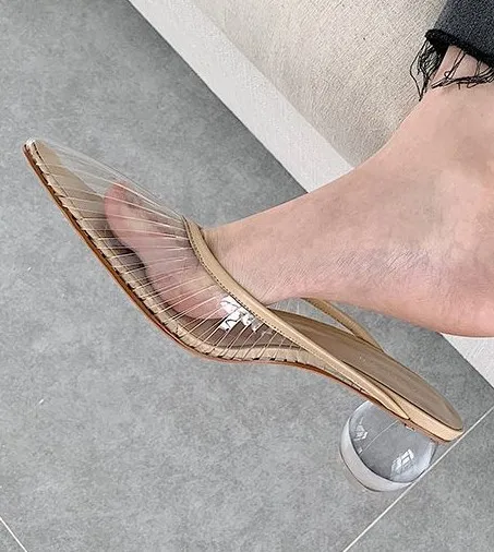 

Transparent Pumps Crystal Round Heel Clear Pointed Toe Women Med Heels Luxury Design Star Runway Heels Shoes Street Style Pumps