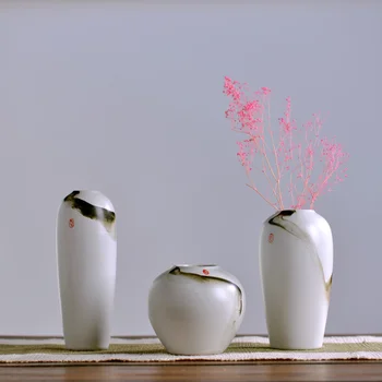 

Jingdezhen ceramic vase retro hand-painted ink and wash painting vase table decoration decoration Mini dry flower