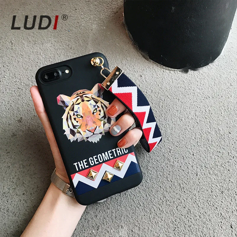 

Europe Animal Tiger & Rabbit Stud Rivet Wrist Strap Case Case for Apple iPhone 7 Case for iPhone7 6 6S PLus Soft TPU Cover