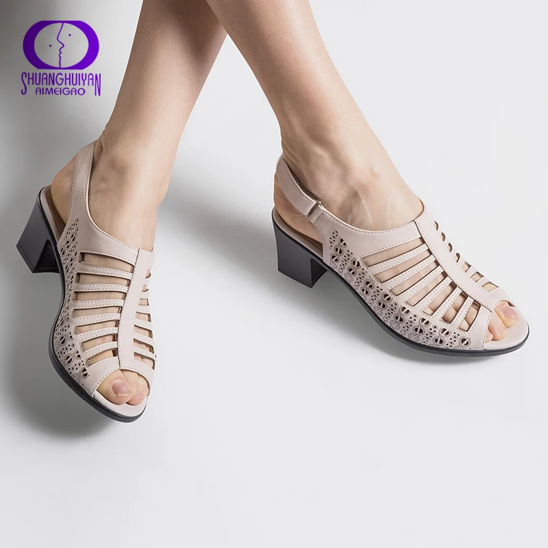 Vente AIMEIGAO 2018 boucle sangle femmes gladiateur sandales Peep Toe chaussures d été talons épais femmes sandales en cuir souple grande taille chaussures