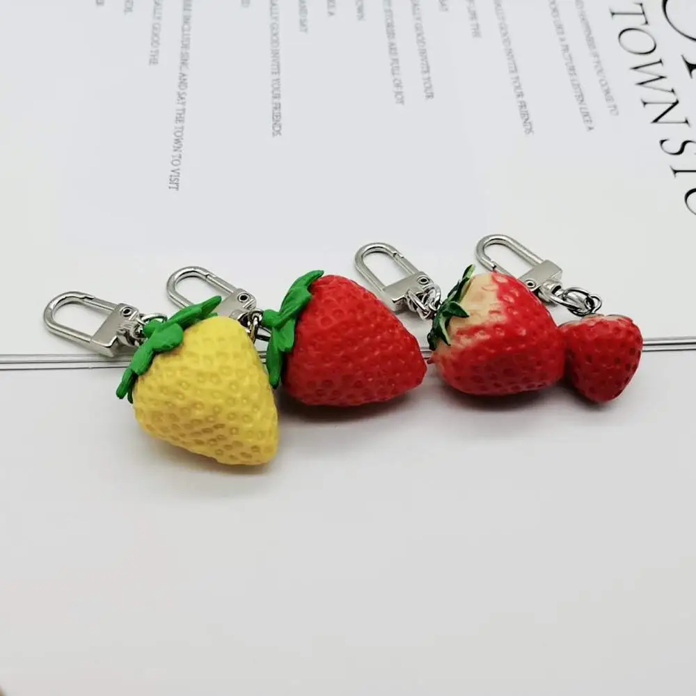 

Creative strawberry key chain pendant simulation PVC food play popular accessories car keyring bag haning