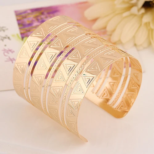 

Hot! Women Punk Wide Golden Open Hand Cuff Bracelet Bangle Jewelry Present Adjustable