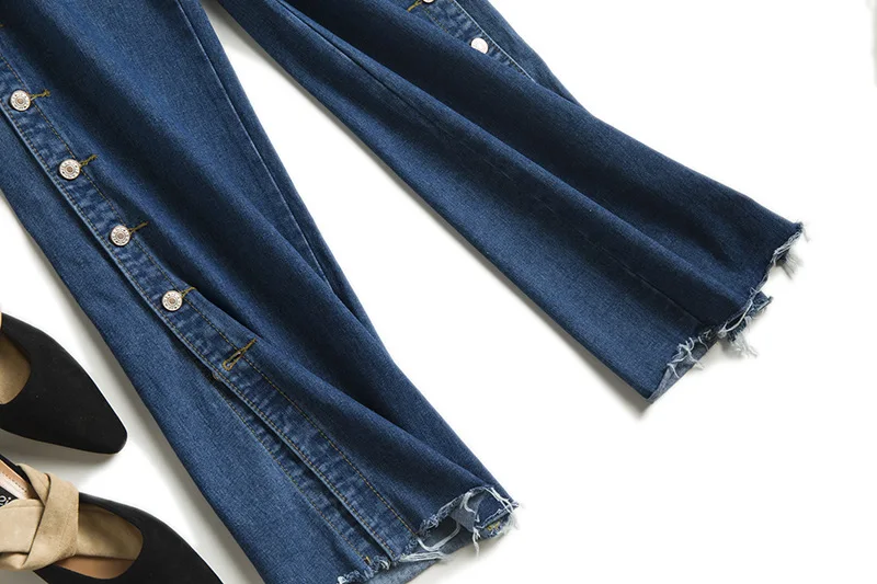 11190824156_1832055227