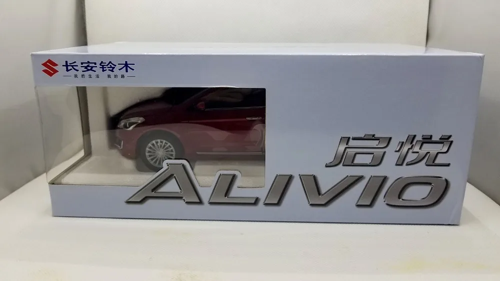 1:18 Модель литья под давлением для Suzuki Alivio Ciaz красный седан игрушечный автомобиль