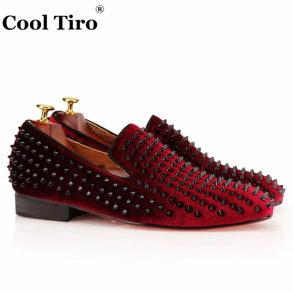 COOL TIRO/черный шипы Мокасины Для мужчин Туфли без каблуков Мокасины бордовые бархатные Smoking Slipper Свадебные Мужская модельная обувь повседневная обувь кожа