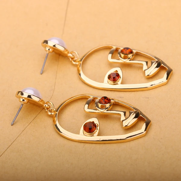 facial earring 604