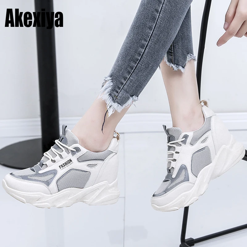 

2019 Summer Breathable Mesh Sneakers Hidden Increasing Shoes Women Wedge Casual Shoes Slip on High Heels 9.5 Cm Platform Shoes