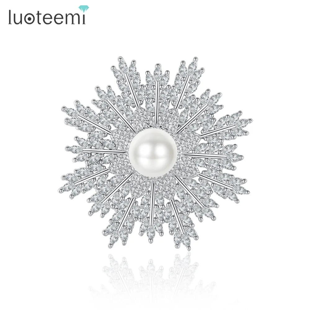 

LUOTEEMI Big Snowflack Brooch for Women OL Paved AAA CZ White Gold Color Imitation Pearls Flower Fashion Jewelry Christmas Gift