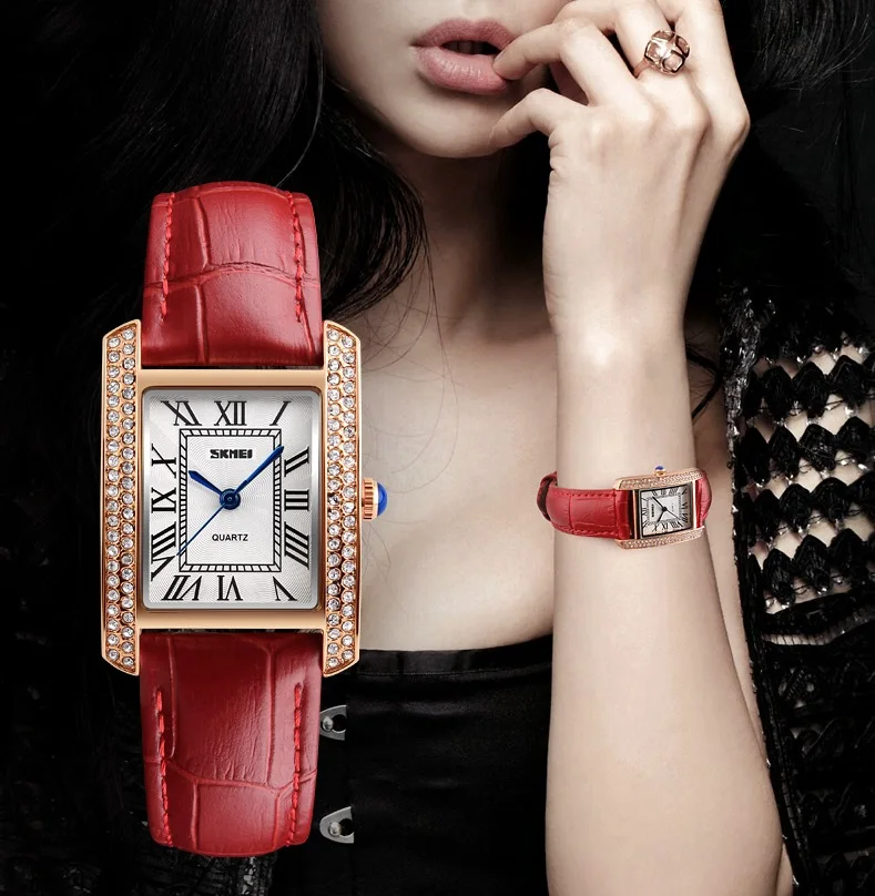 Women's Elegant Leather Band Rhinestone Dial Wristwatch Model Look