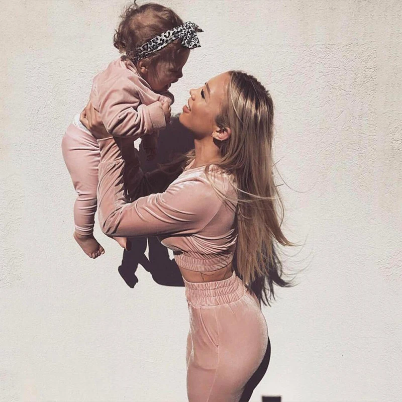 

Fashion long-sleeved Hoodies suit female autumn and winter new warm gold velvet zipper two-piece set sports trousers pencil pant