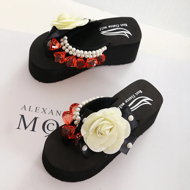 Online Zunehmende Anti erdrutsch Ferse Dicken Sohlen Fip Flops Luxus Blume Sicke Perle Rutsche Hausschuhe Keil Ferse Strand Pantoffel