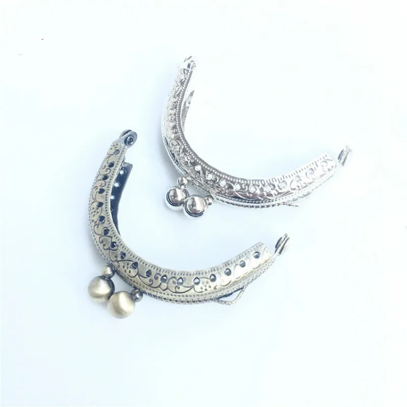 

Silver Tone Bronze Tone Metal Frame Fashion Purse Arch Flower Pattern Kiss Clasp Double Ball Lock Luggage&Bag Accessories 6.5CM