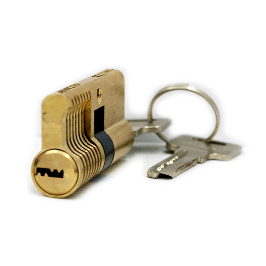 Скоба для мебельного замка. Wanted lock. Дверной замок master lock. Old mechanical door lock. Wanted lock.