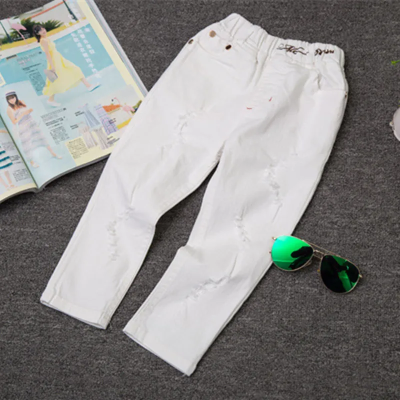 Весна новинка корейский стиль брендовые джинсовые штаны для мальчиков Модные детские "рваные" штаны Белые однотонные джинсовые штаны для мальчиков Детские джинсы штаны