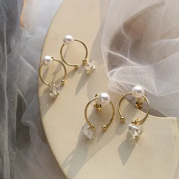 

Korean Simple Fashion Metal Texture Semicircular Clip Earrings Girl Women Temperament Imitation Pearl Crystal Pendant Jewelry