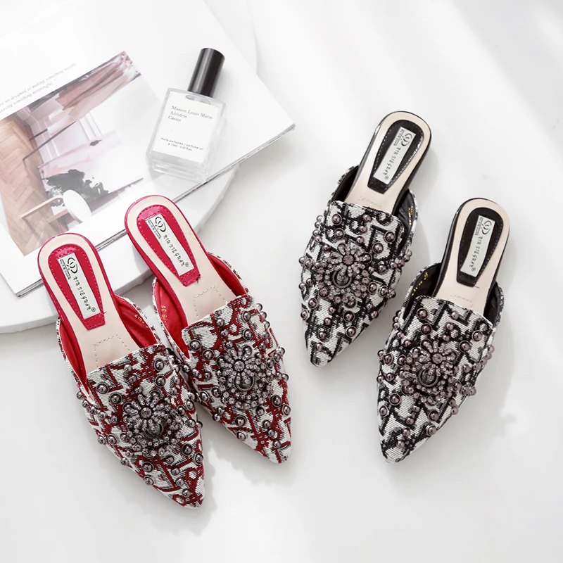

2019 Spring Brand Designers crystal rivet Silk Flat Leather Slipper fashion Slip On Slides Pointed Toe Loafers Mules Shoes
