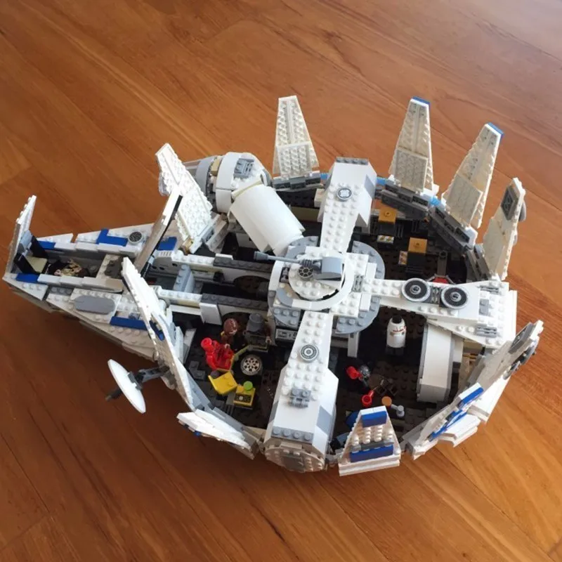 

05142 War Series Fast Blue Millenaries Falcon Assembling Spelling Insert Building Blocks Alpinia 1584pcs Grain Toys