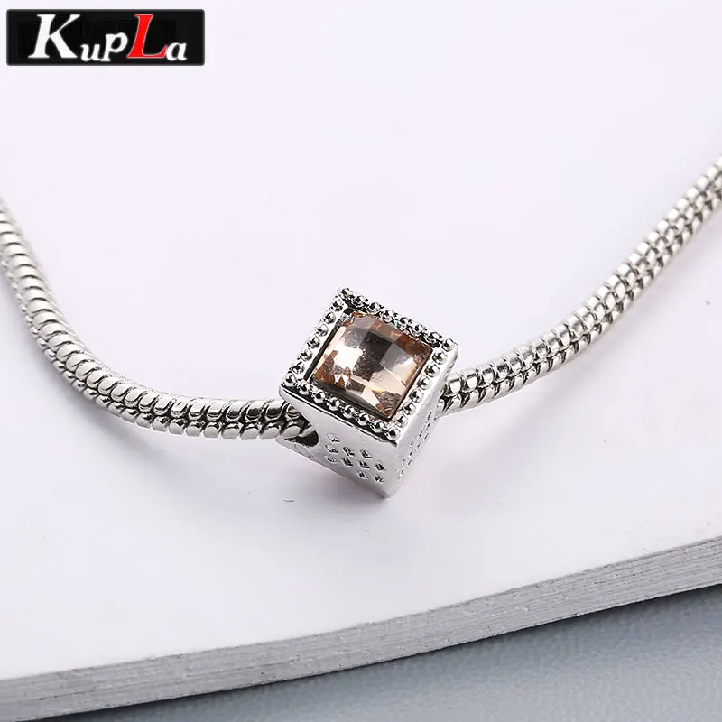 C6113 (9)