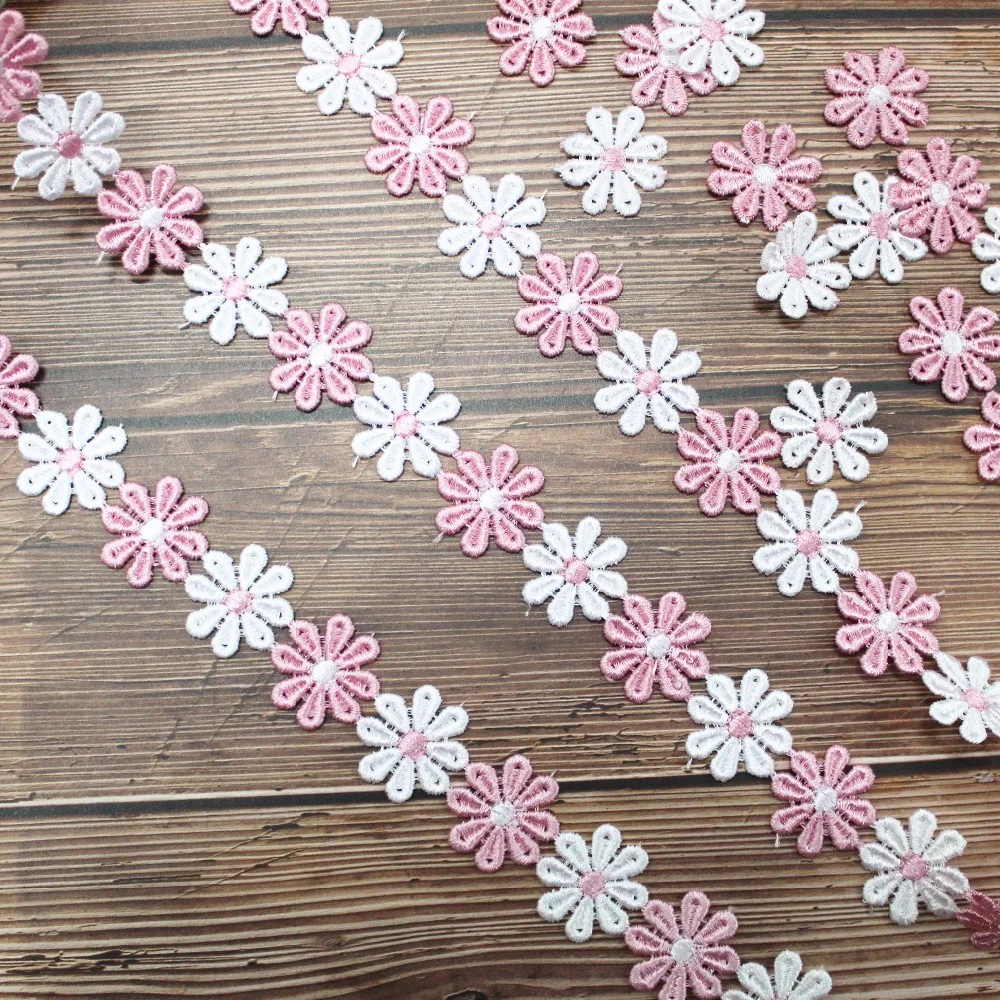 Guipure Multi-coloured 12mm Daisy Lace Pack of 1m