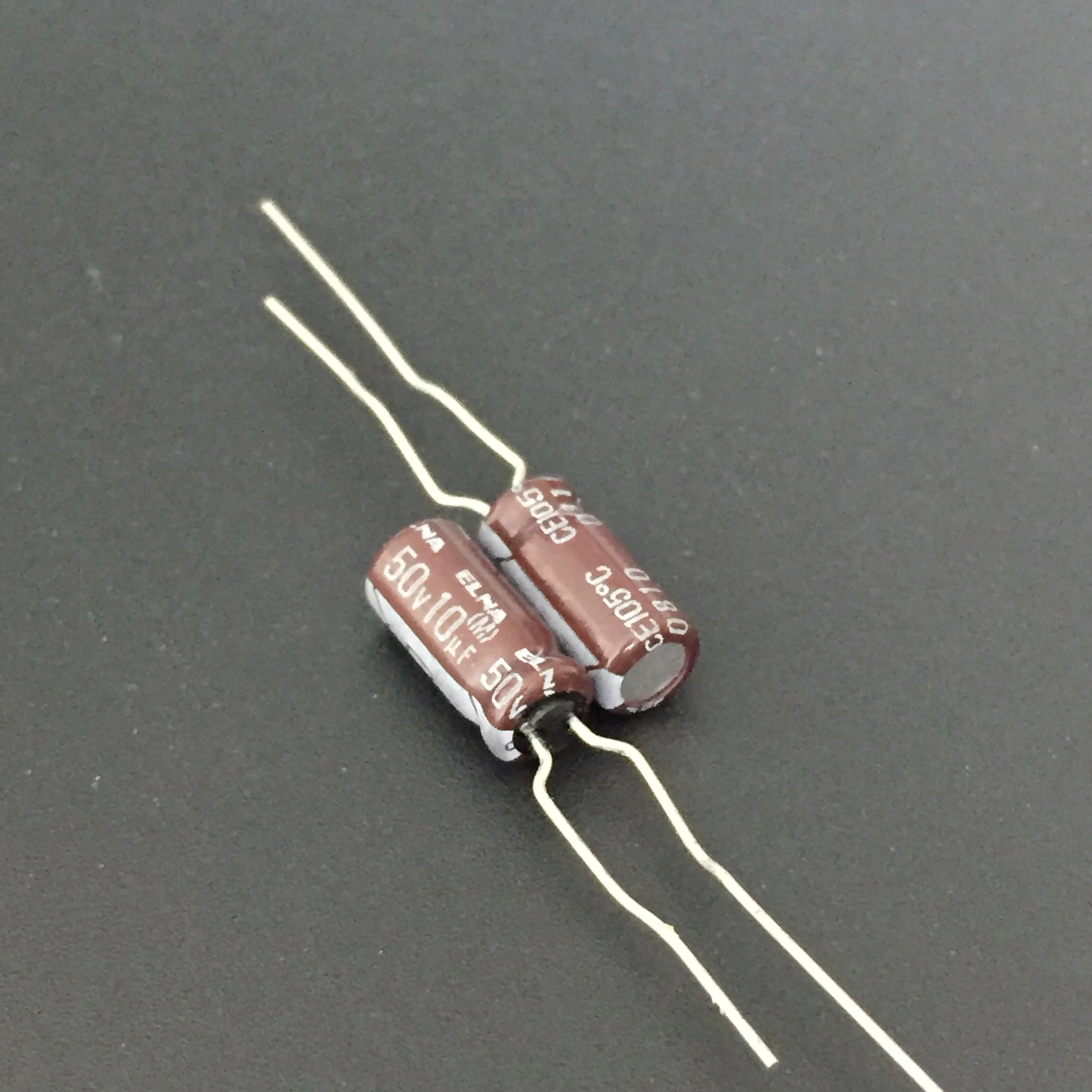 10 шт/100 шт мкФ с алюминиевой крышкой 50В ELNA Япония коричневый 5x11 мм 50V10uF аудио