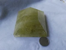 SCY 307 + + + cristal natural puro cristal amarillo pirámide mal de la suerte transporte de luz hogar feng shui adornos(China)