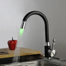 Бренд дизайн масло втирают Бронзовый светодиодный Кухня Смесители Поворотный раковина смеситель torneira S-118