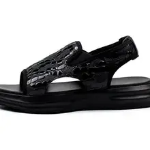 Мужские сандалии; Новинка года; британский стиль; натуральная кожа; римские пляжные сандалии; кожаные Нескользящие сандалии с тиснением