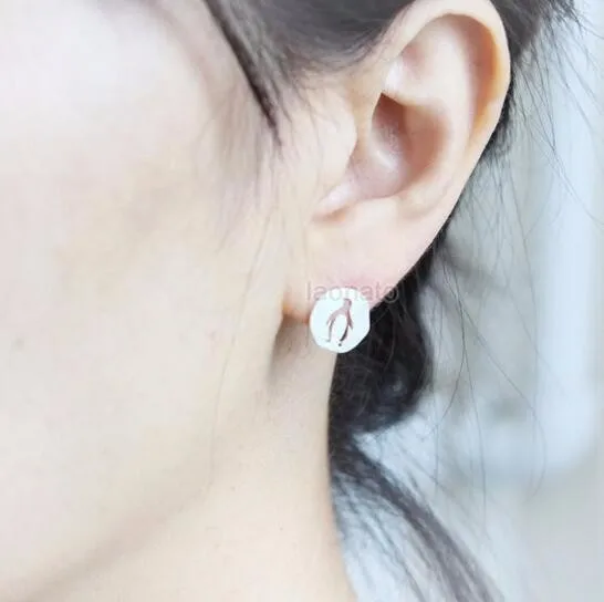 CUTOUT PENGUIN EARRINGS