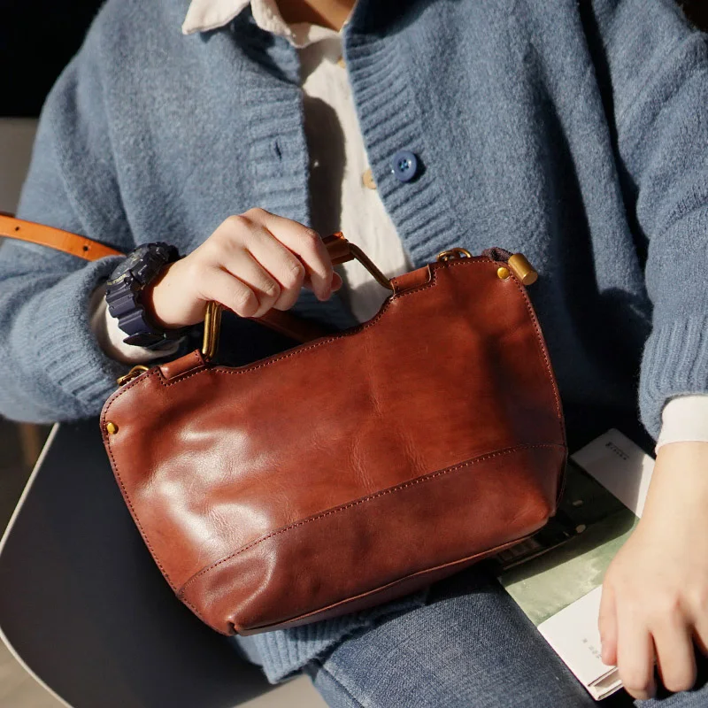 AETOO Handmade old shoulder oblique back handbag, lady leather oil wax woman crossbody bag, cowhide small retro tot bag