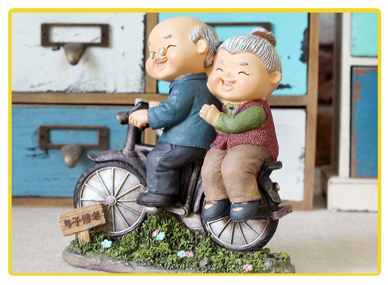 Креативная Ретро модель для езды на велосипеде для пожилых мужчин и женщин, украшения для рабочего стола, изделия из смолы, Мультяшные фигурки для дедушек и дедушек, подарки на свадьбу и день рождения