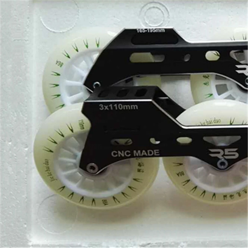 110 ملليمتر LED فلاش عجلة مع 7000 سبائك CNC التزلج إطار ILQ-11 تحمل ل مضمنة سرعة التزلج على الجليد الأسطوانة قاعدة 3X110 ملليمتر 1 زوج