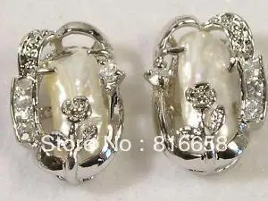 

Free shipping@@Charming Baroque freshwater white pearl earrings 6.10
