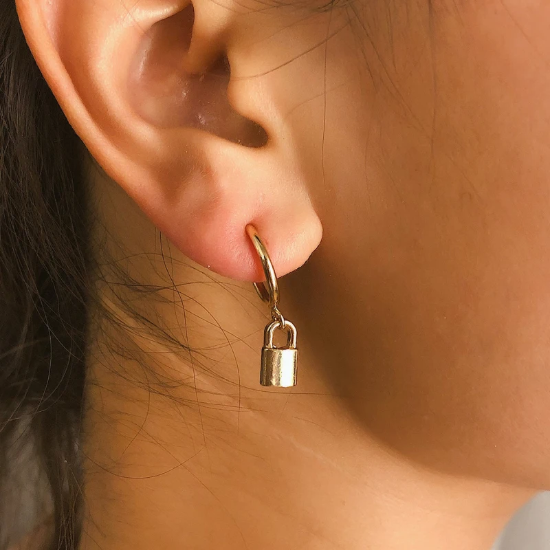 

Cute Alloy Small Circle Clip Earrings Women No Ear Hole Creative Lock Dangle Summer Fashion Simple Earrings Jewelry Accessories