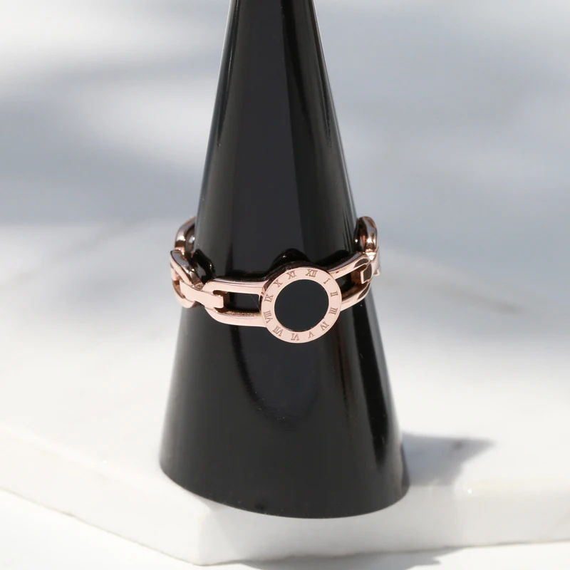 

YUN RUO 2018 New Arrivals Fashion Black Roman Rings Rose Gold Color Woman Gift Party Titanium Steel Jewelry Top Quality Not Fade