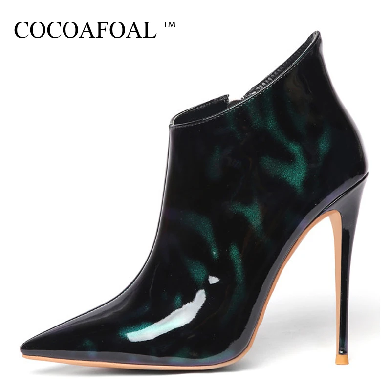 pointed heeled chelsea boots