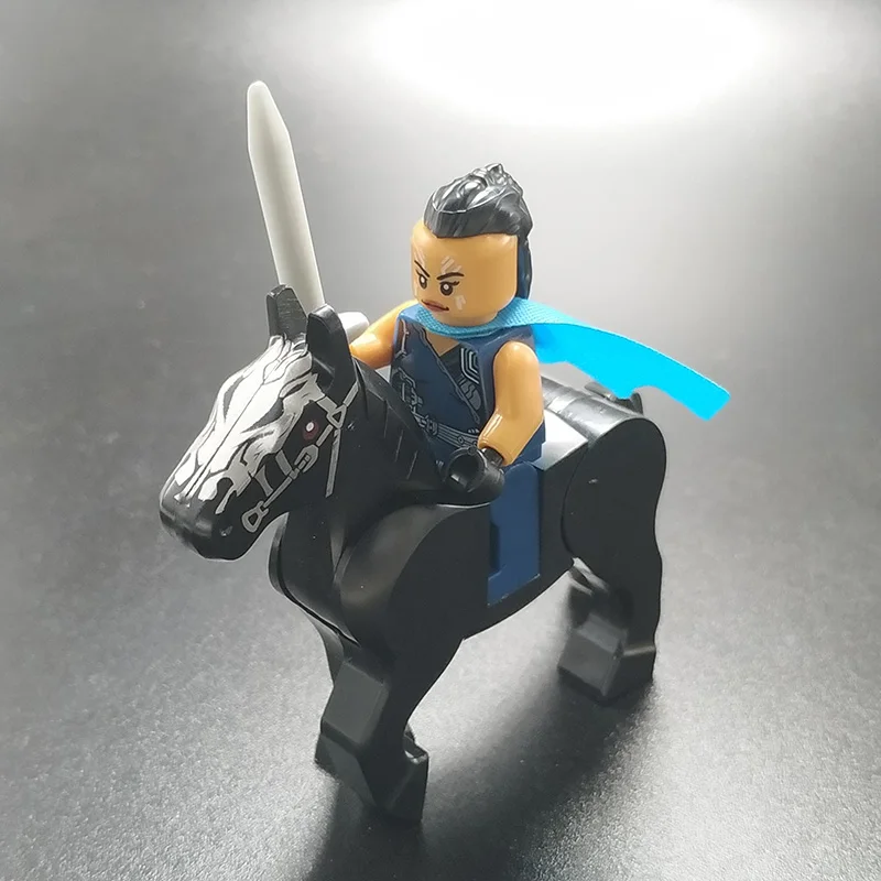 

Marvel DC Avengers Super heroes Movie DIY Mini Doll Valkyrie War horse Thanos Figures Building Blocks Toys For Children Gifts