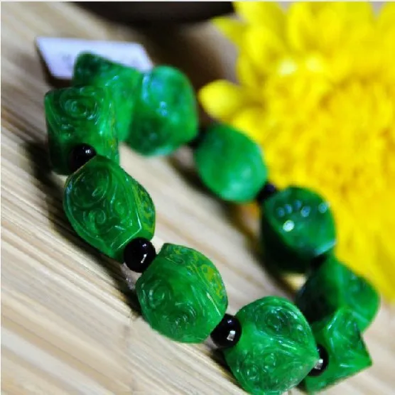 

Dry QingTie green dragon born of carve patterns or designs on woodwork bracelet