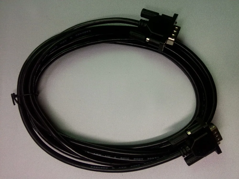 ПЛК серии 6ES7901-0BF00-0AA0 PLC/300 с сенсорным экраном, подключенным к кабелю для передачи данных Simatic/6ES7 901-0BF00-0AA0