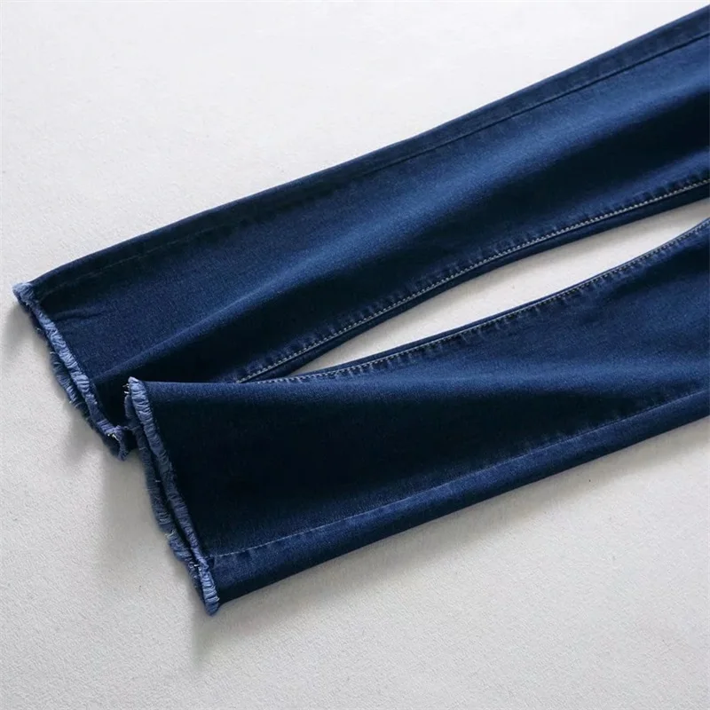 Женские Укороченные расклешенные джинсы с необработанными краями