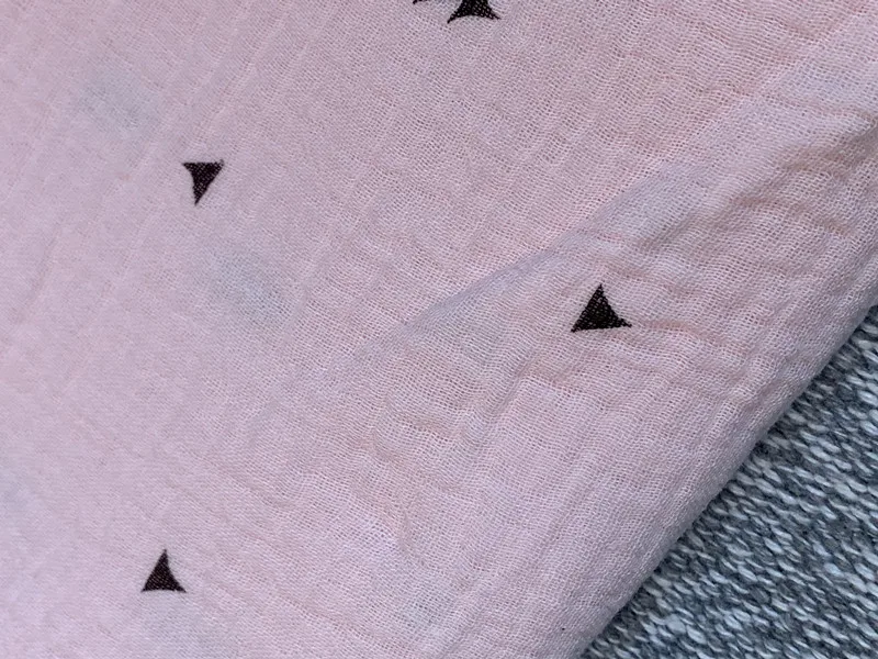 Хлопок, с узором, двойная марля, мягкая ткань, 140 см, 55 дюймов, ширина, 125 gsm, детское одеяло, ткань для шитья, 1 метр, образец теста CD05A - Цвет: Light pink Pentagon