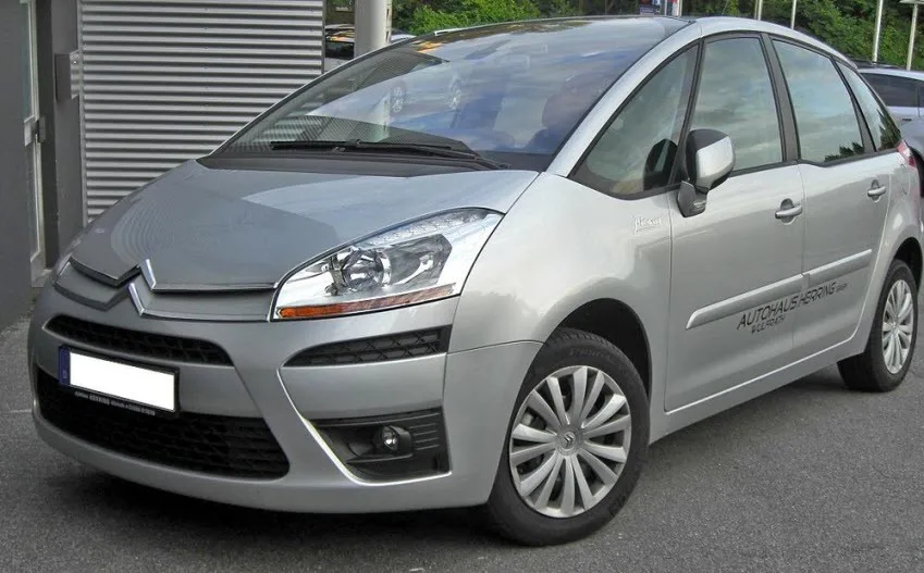 Citroen_C4_Picasso-2